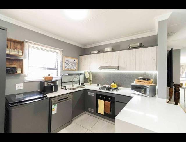 3 BEDROOM TOWNHOUSE FOR SALE IN NORTON'S HOME ESTATE
